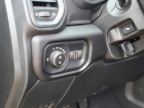 New 2026 RAM 2500 Laramie AWD/4WD image 15
