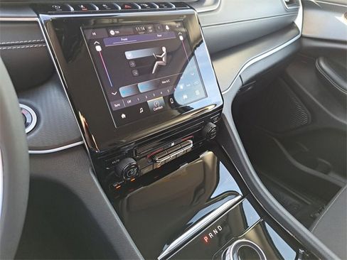 Used 2023 Jeep Grand Cherokee L Laredo image 13