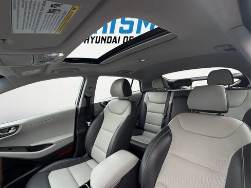 Used 2020 Hyundai Ioniq Limited image 22