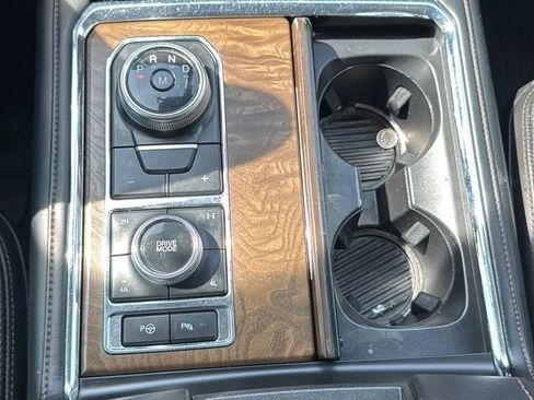 Used 2018 Ford Expedition Platinum image 19