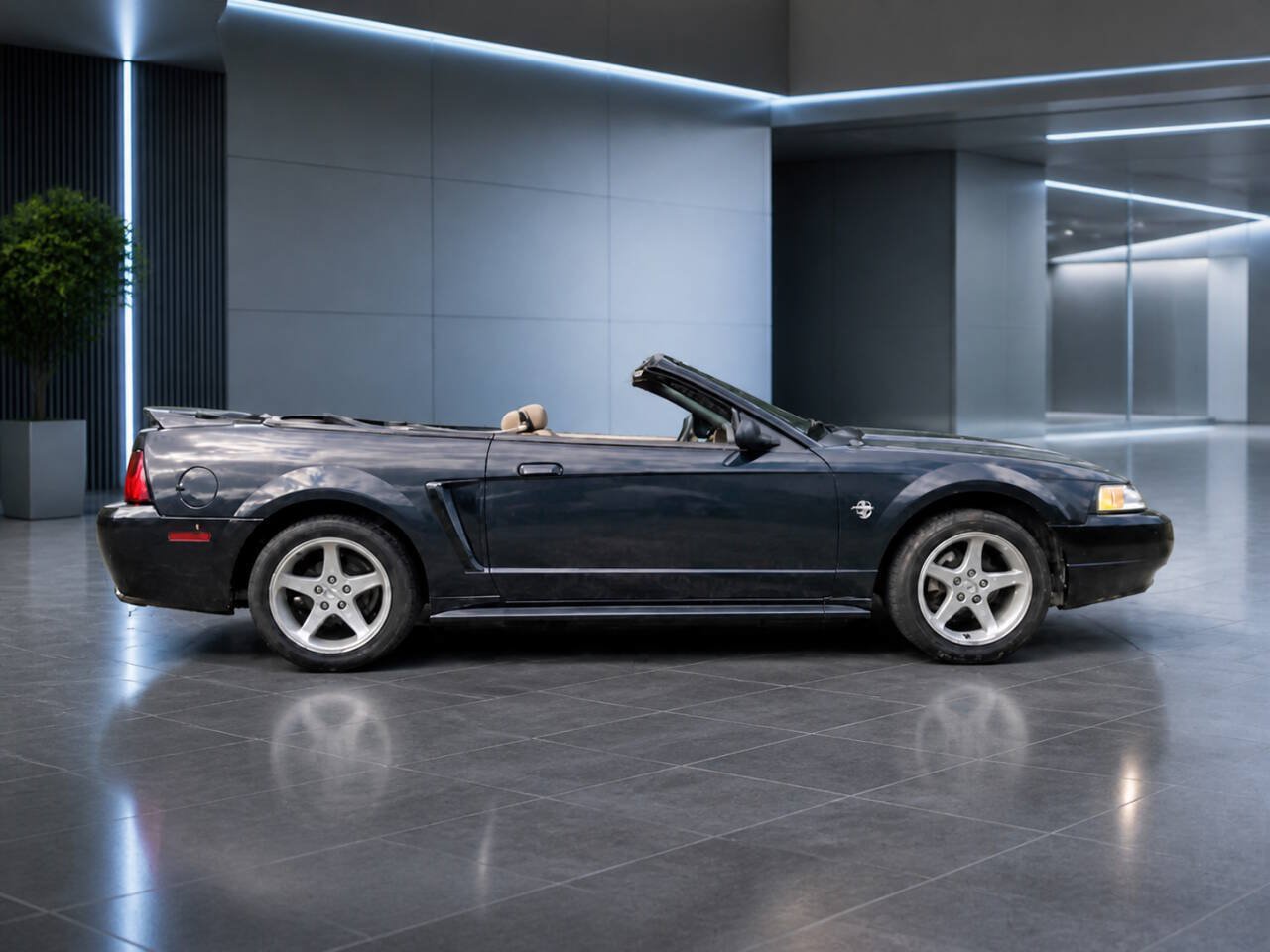 Used 1999 Ford Mustang GT RWD image 2