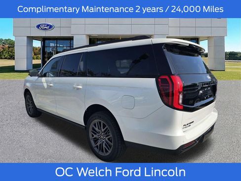 New 2027 Ford Expedition Max Platinum w/ Stealth Appearance Package RWD image 4