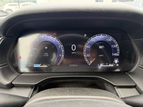 Used 2024 Jeep Grand Cherokee Altitude RWD image 18