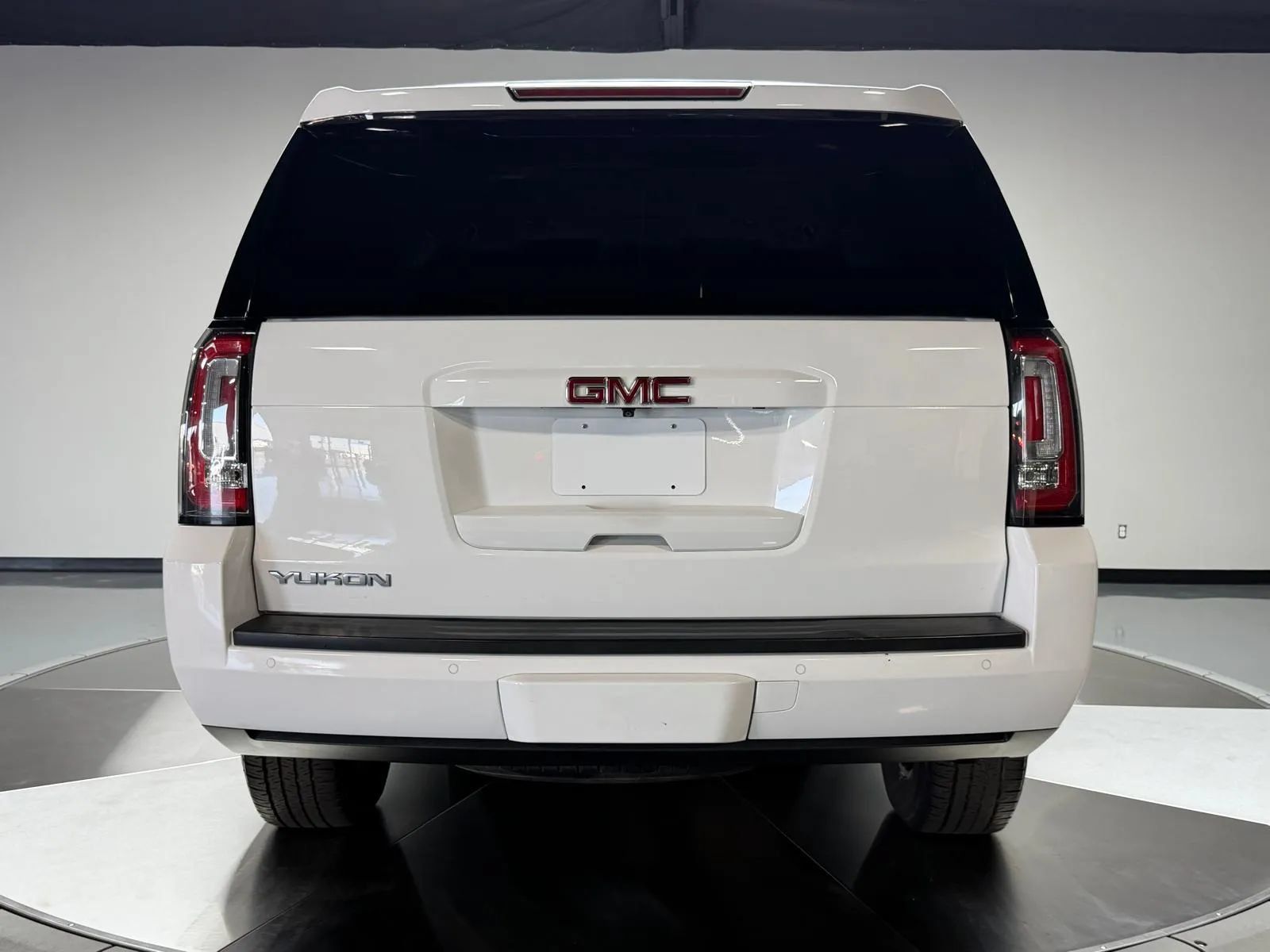 Used 2017 GMC Yukon SLT RWD image 5