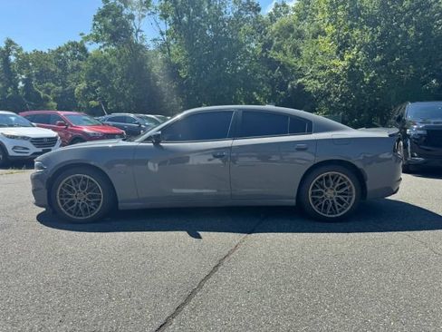 Used 2017 Dodge Charger R/T w/ Plus Group RWD image 2