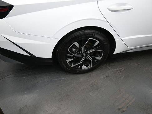 Used 2025 Hyundai Sonata SEL FWD image 11