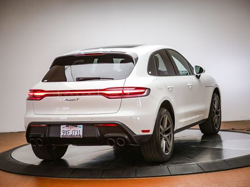 Certified 2025 Porsche Macan Turbo AWD/4WD image 7