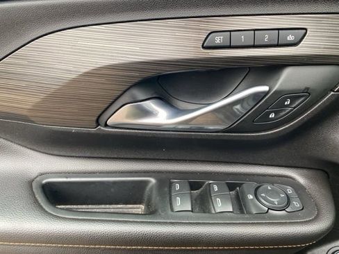 Used 2019 GMC Terrain SLT w/ Preferred Package image 16