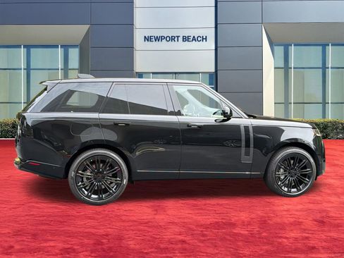 New 2026 Land Rover Range Rover SE image 8