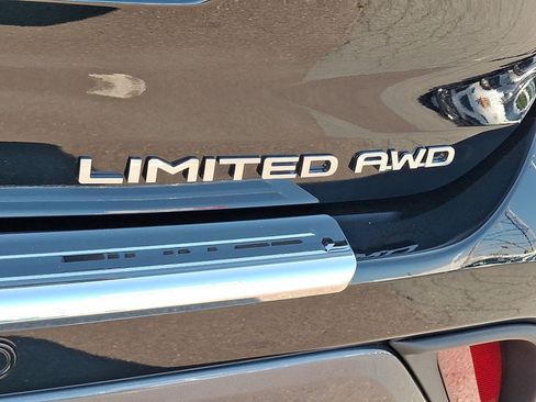 Used 2024 Toyota Highlander Limited AWD/4WD image 25