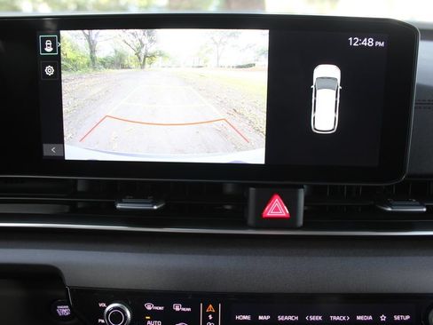 New 2026 Kia Carnival EX FWD image 53