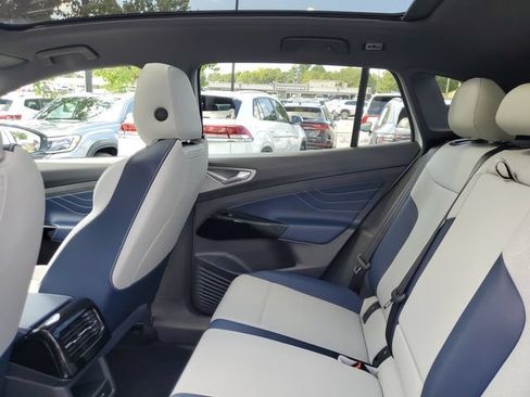 Used 2025 Volkswagen ID.4 Pro S AWD/4WD image 16