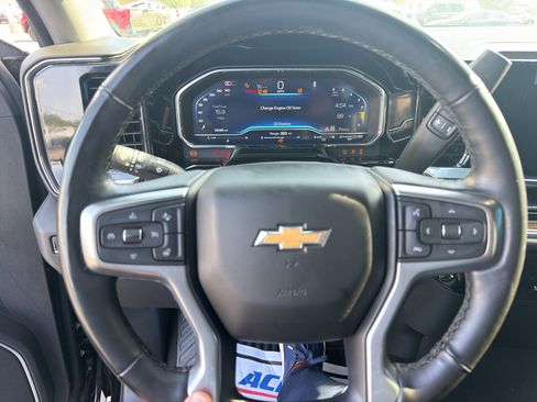 Used 2025 Chevrolet Silverado 1500 LT AWD/4WD image 14