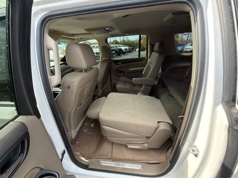 Used 2016 GMC Yukon XL SLT w/ Open Road Package image 7