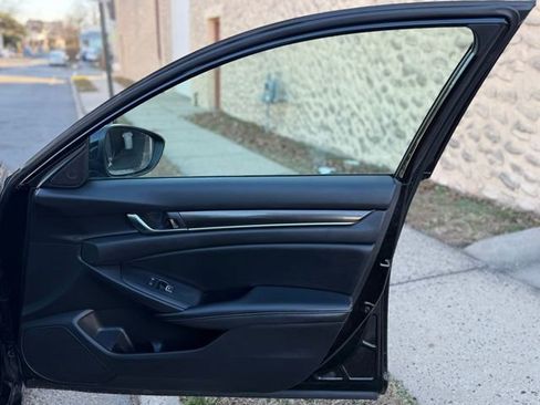 Used 2019 Honda Accord Sport image 29