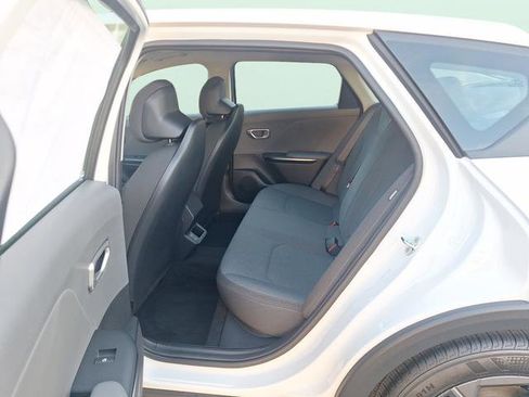 New 2025 Kia K4 LXS image 19