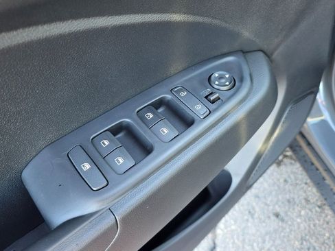 New 2025 Hyundai Venue SEL image 21