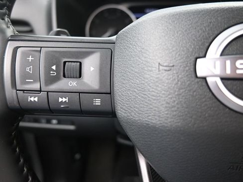 Used 2025 Nissan Rogue SV image 15