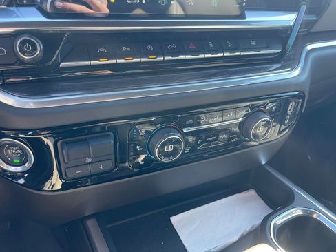 Used 2022 Chevrolet Silverado 1500 LTZ w/ Technology Package image 41