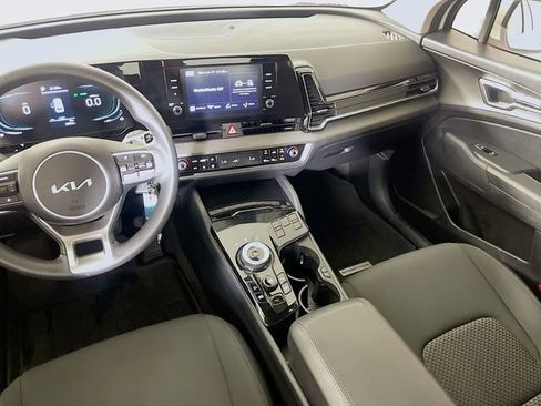 Used 2025 Kia Sportage LX FWD image 22