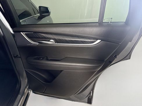 Used 2020 Cadillac XT6 Premium Luxury image 28