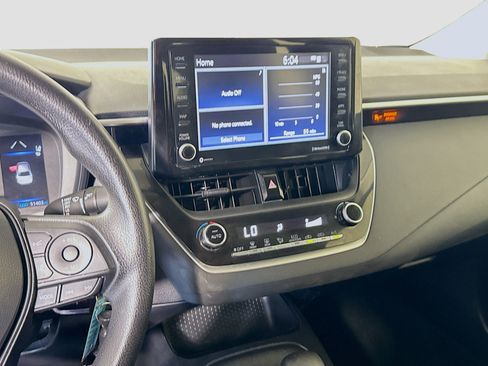 Used 2022 Toyota Corolla LE FWD image 18