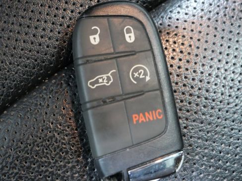Used 2022 Jeep Compass Trailhawk w/ Trailhawk Elite Group AWD/4WD image 30