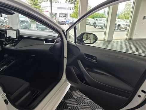 Used 2026 Toyota Corolla LE FWD image 37
