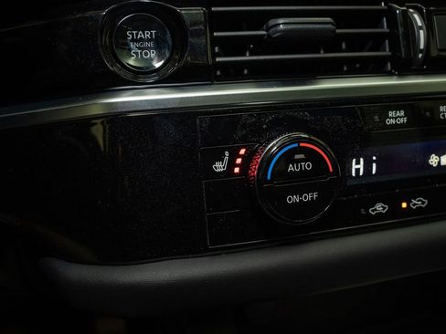 New 2025 Nissan Pathfinder SV image 18