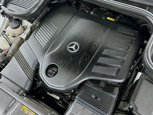 Used 2023 Mercedes-Benz GLE 450 4MATIC w/ AMG Line Exterior image 33