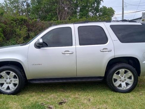 Used 2010 GMC Yukon SLT image 1