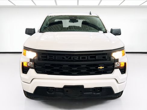 Used 2024 Chevrolet Silverado 1500 Custom image 2