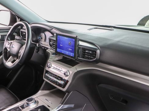 Used 2023 Ford Explorer XLT w/ Equipment Group 202A image 26