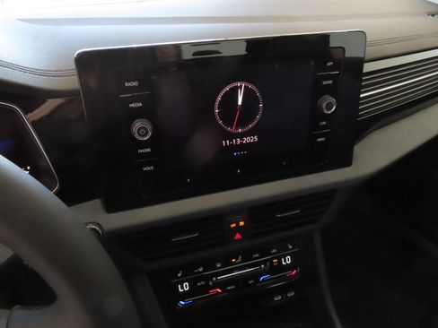 New 2026 Volkswagen Jetta SE FWD image 17