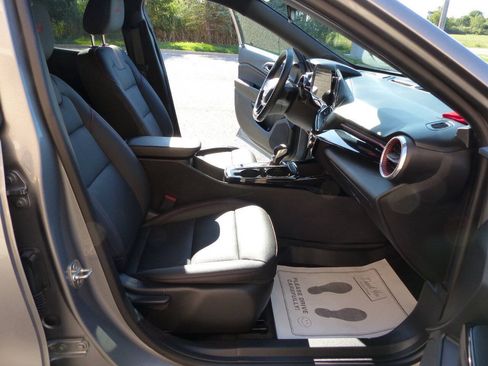 Used 2025 Chevrolet Trax RS w/ Driver Confidence Package FWD image 44