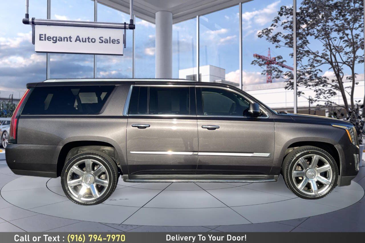 Used 2017 Cadillac Escalade ESV Luxury AWD/4WD image 4