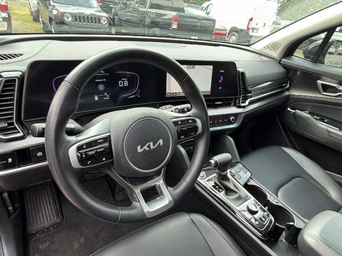 Used 2025 Kia Sportage EX w/ Premium Package FWD image 25
