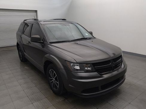 Used 2017 Dodge Journey SE w/ Flexible Seating Group FWD image 13