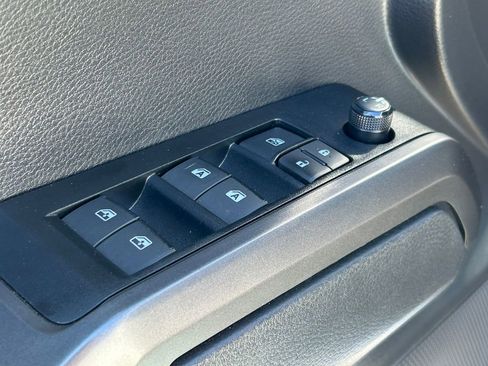 Certified 2023 Toyota Tacoma TRD Off-Road AWD/4WD image 22