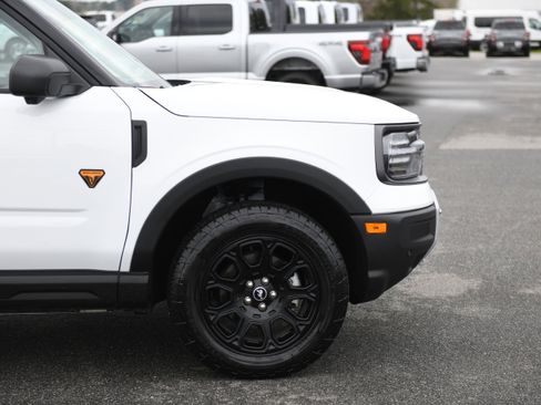 Used 2025 Ford Bronco Sport Badlands image 3