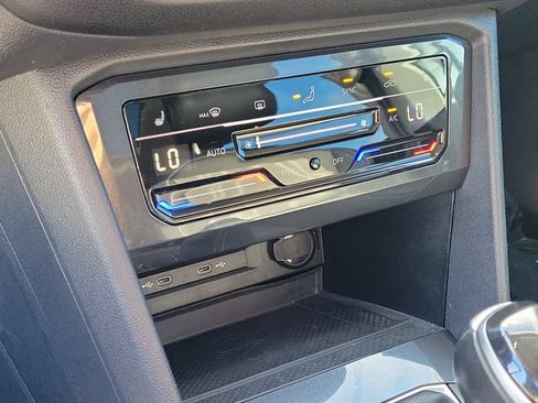 Certified 2023 Volkswagen Tiguan SE w/ Panoramic Sunroof Package FWD image 24
