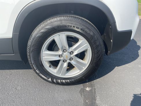 Used 2019 Chevrolet Trax LT w/ LT Convenience Package FWD image 25