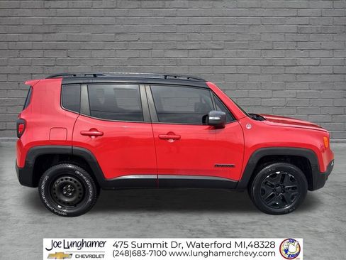 Used 2016 Jeep Renegade Trailhawk w/ Cold Weather Group AWD/4WD image 2
