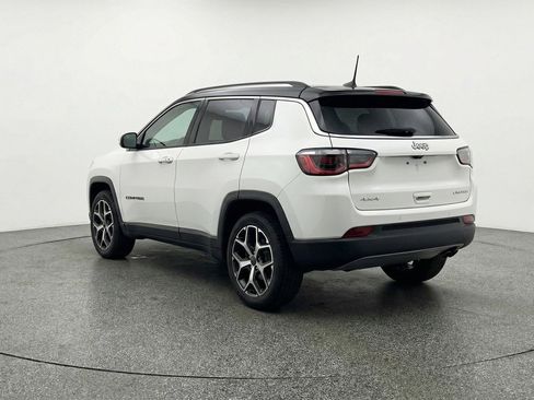 Used 2025 Jeep Compass Limited image 6