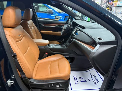 Used 2024 Cadillac XT5 Premium Luxury w/ LPO, Floor Liner Package AWD/4WD image 28