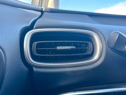 Used 2021 Toyota Prius Prime XLE image 40