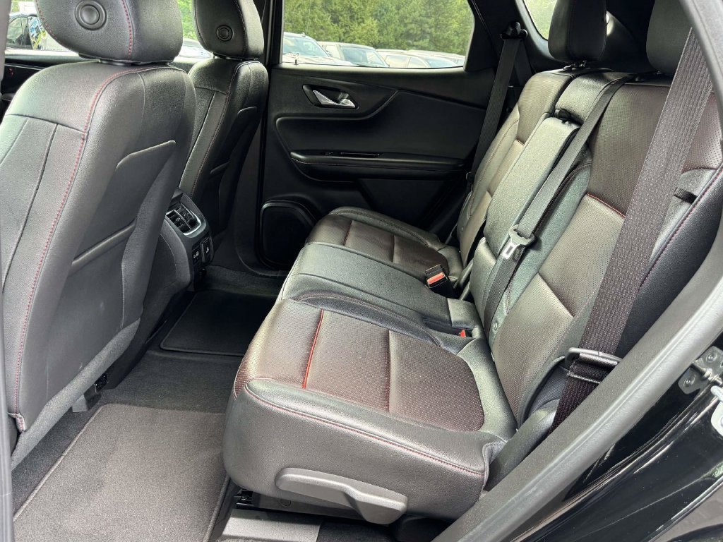 Used 2025 Chevrolet Blazer RS FWD image 18