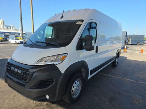 Used 2023 RAM ProMaster 2500 w/ Driver Convenience Group FWD image 3