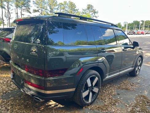 Used 2024 Hyundai Santa Fe Limited image 3