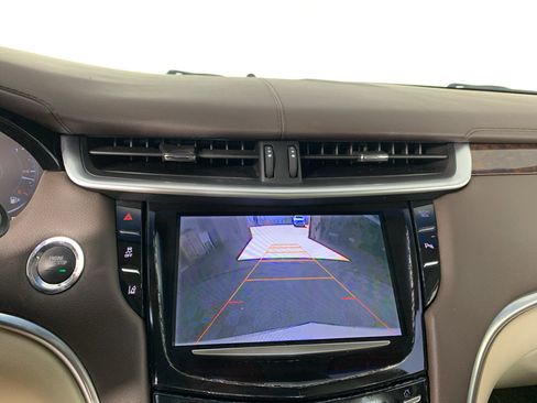 Used 2013 Cadillac XTS Premium FWD image 27